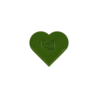 K0038EB | Made in Italy Heart Bookmark in Genuine Full Grain Leather, dollar grain - Green color - Size: 6 x 5.5 x 0.5 cm - Package: Rigid bottom/cover Gift Box