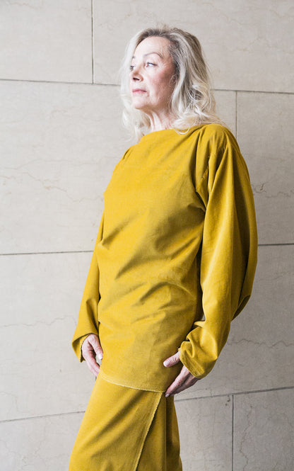 Long sleeves bateau collar shirt