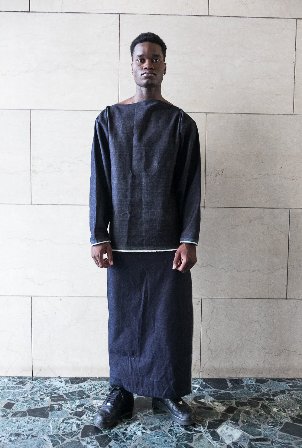 Long sleeves bateau collar shirt