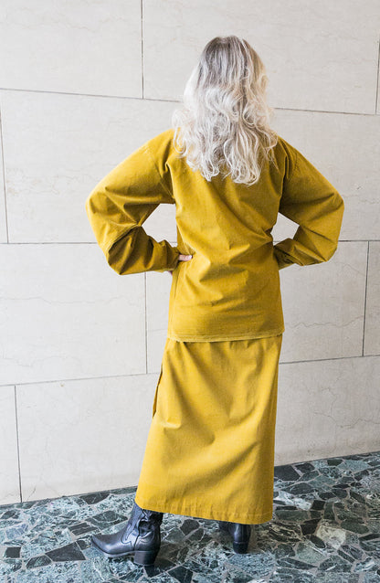 Long sleeves bateau collar shirt